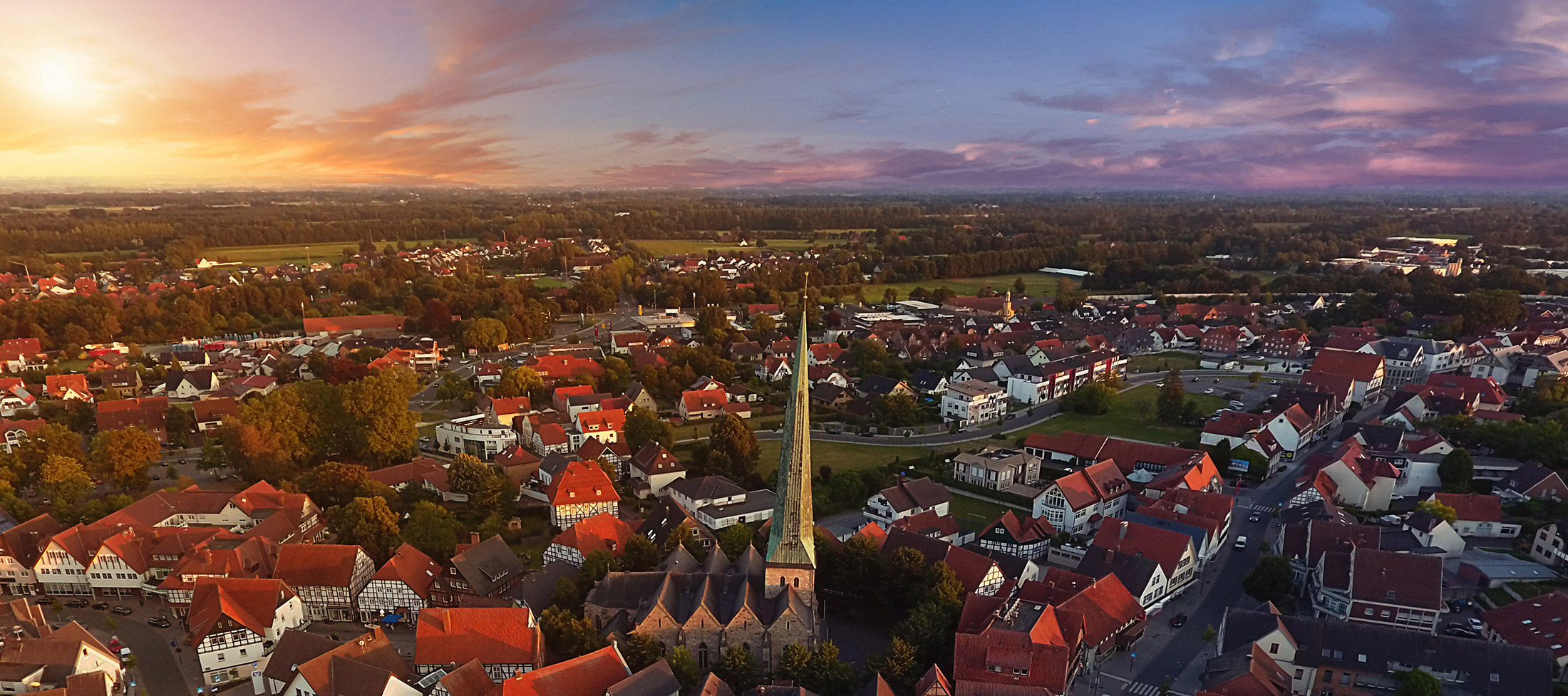 Wirtschaftszentrum Delbrück Schutzhüllen, -planen, Thermomatten, Abdeckhauben | HINDERMANN